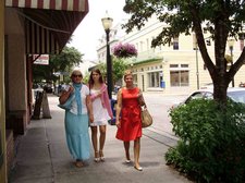 Irina-Kristina-Galina-Downtown-07192009 [09]